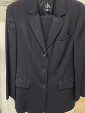 Brand New Calvin Klein Men's Navy Pinstripe Suit Jacket Size 6